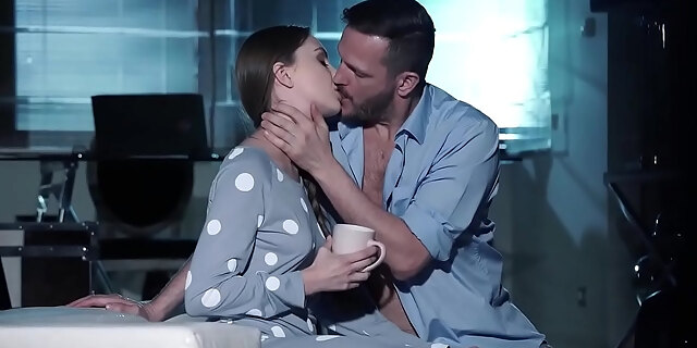 babes,beauty,blowjob,brunette,cumshot,erotic,handjob,hardcore,hd,huge dick